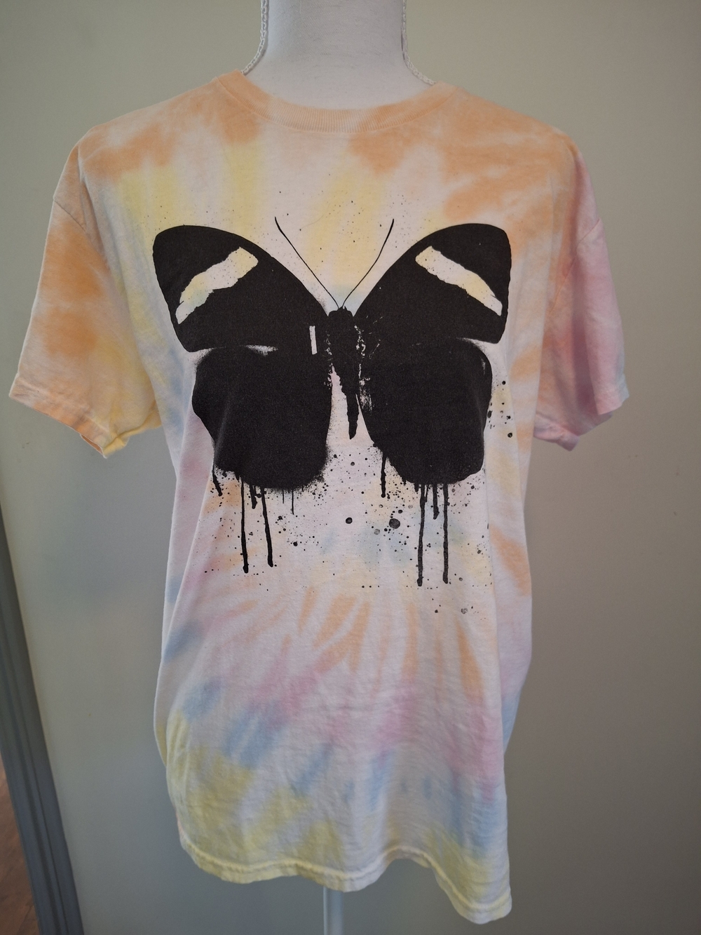 Ed Sheeran  Butterfly Graphic Tee - Short Sleeve. Divide Tour. Ladies M. NWOT